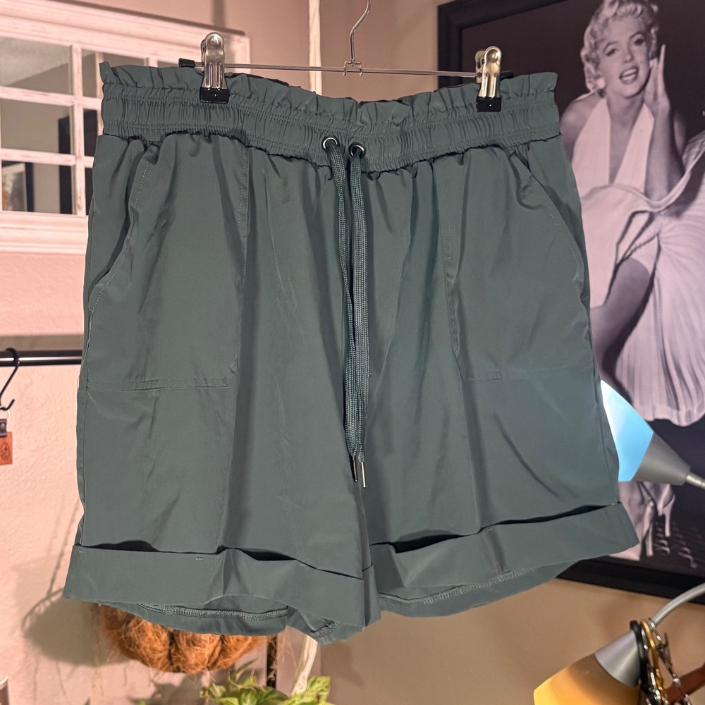 Danskin Athletic Shorts‎ Womens XL Blue Paperbag Waist Drawstring Cuffed Hiking